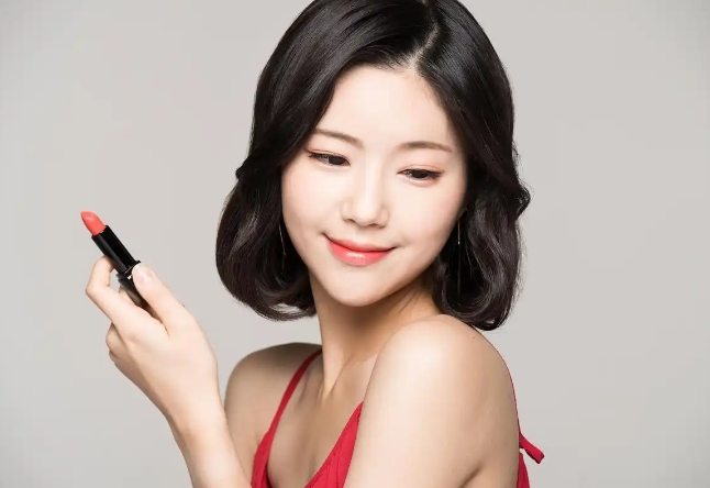 新手美妝疑惑，為何粉底刷不是*佳選擇？
